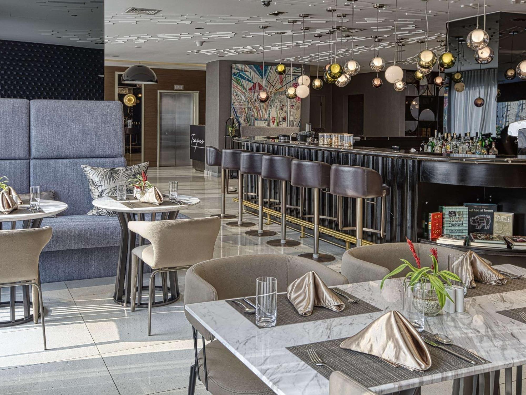 Novotel Suites Manila At Acqua ماندالويونغ المظهر الخارجي الصورة