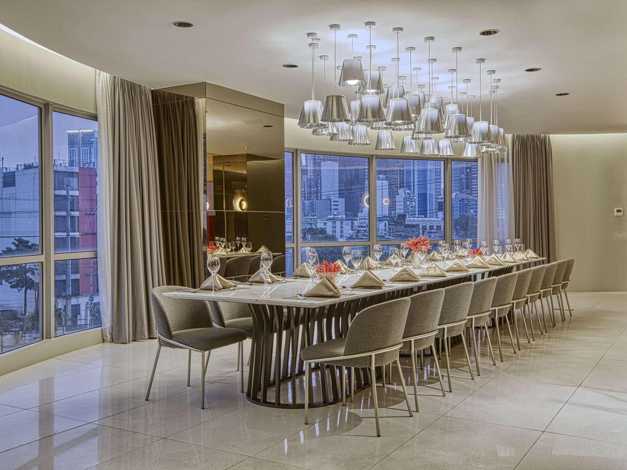 Novotel Suites Manila At Acqua ماندالويونغ المظهر الخارجي الصورة