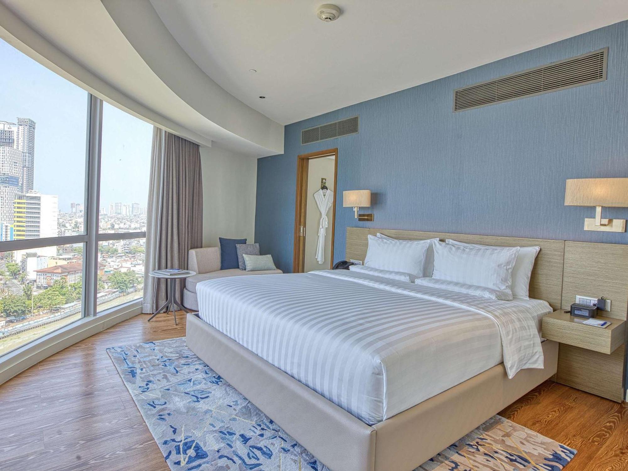 Novotel Suites Manila At Acqua ماندالويونغ المظهر الخارجي الصورة