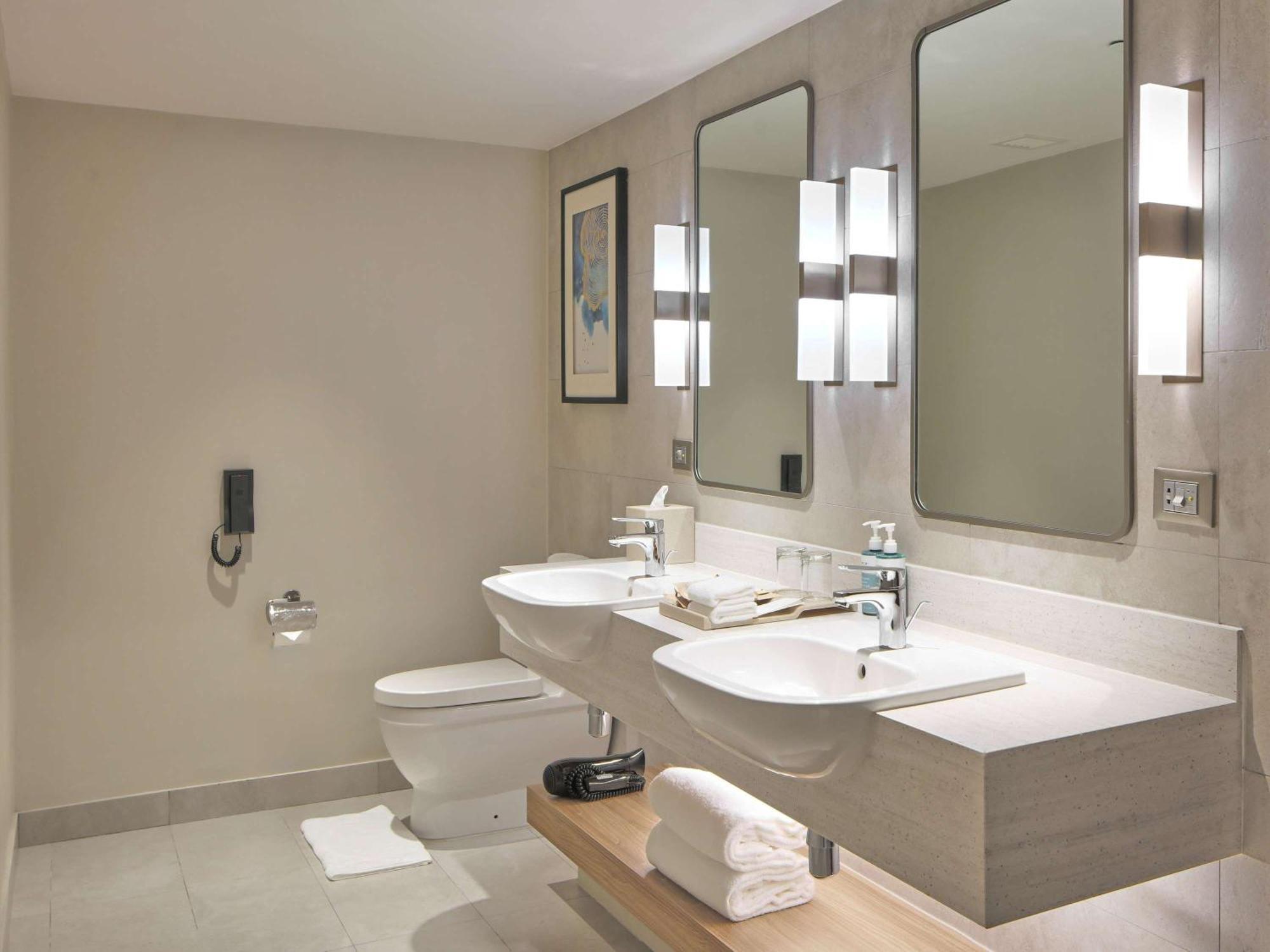 Novotel Suites Manila At Acqua ماندالويونغ المظهر الخارجي الصورة