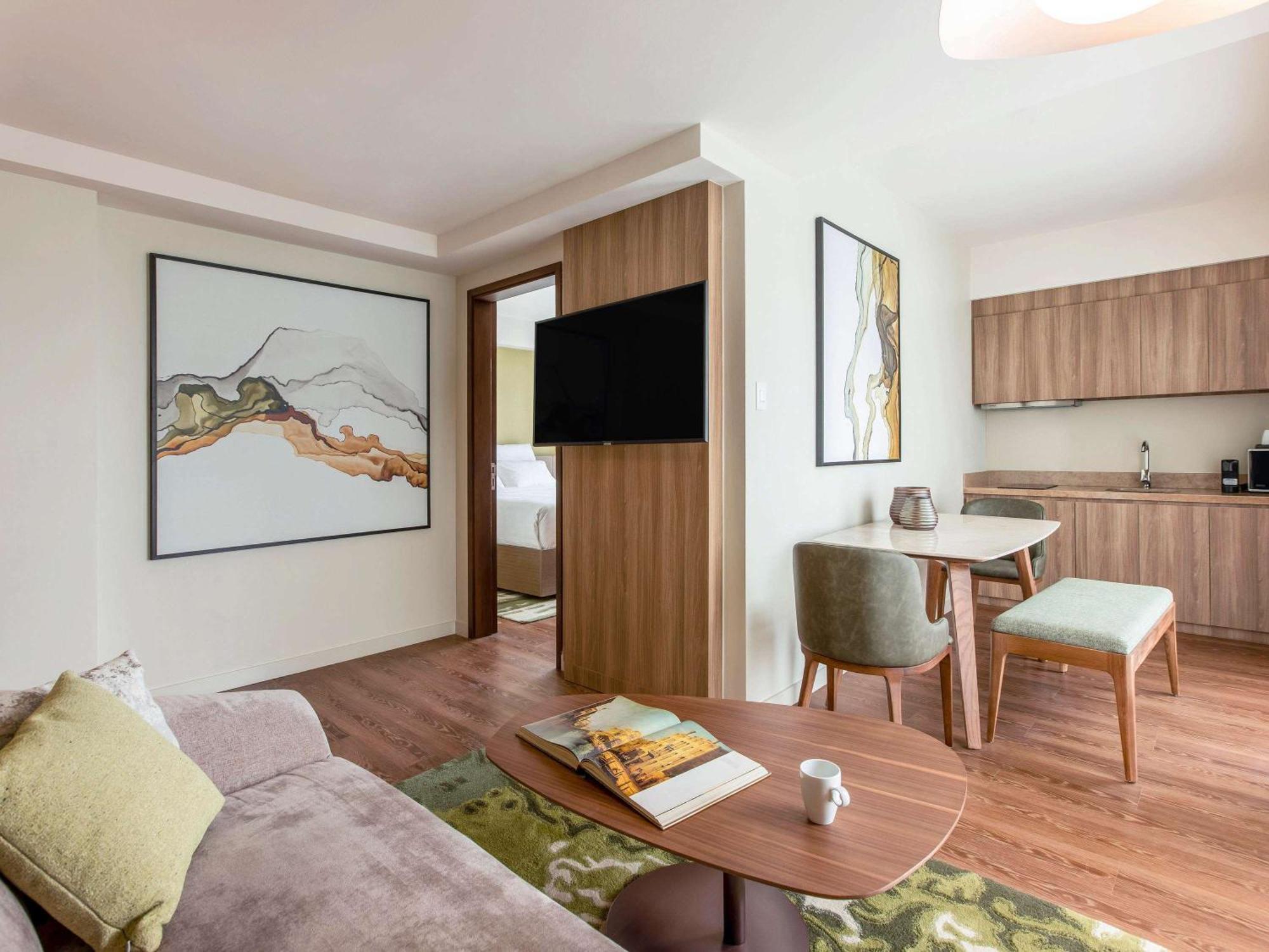 Novotel Suites Manila At Acqua ماندالويونغ المظهر الخارجي الصورة