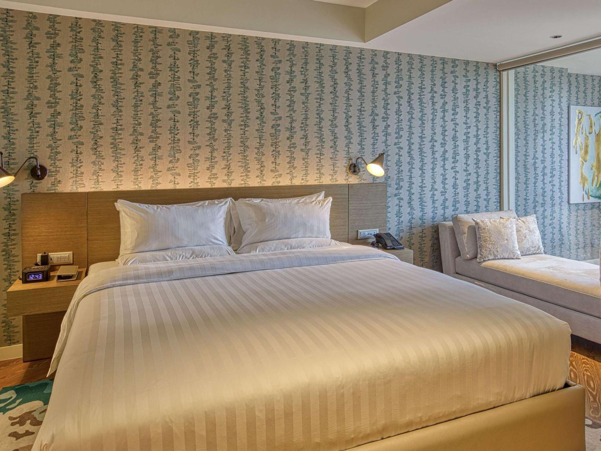 Novotel Suites Manila At Acqua ماندالويونغ المظهر الخارجي الصورة