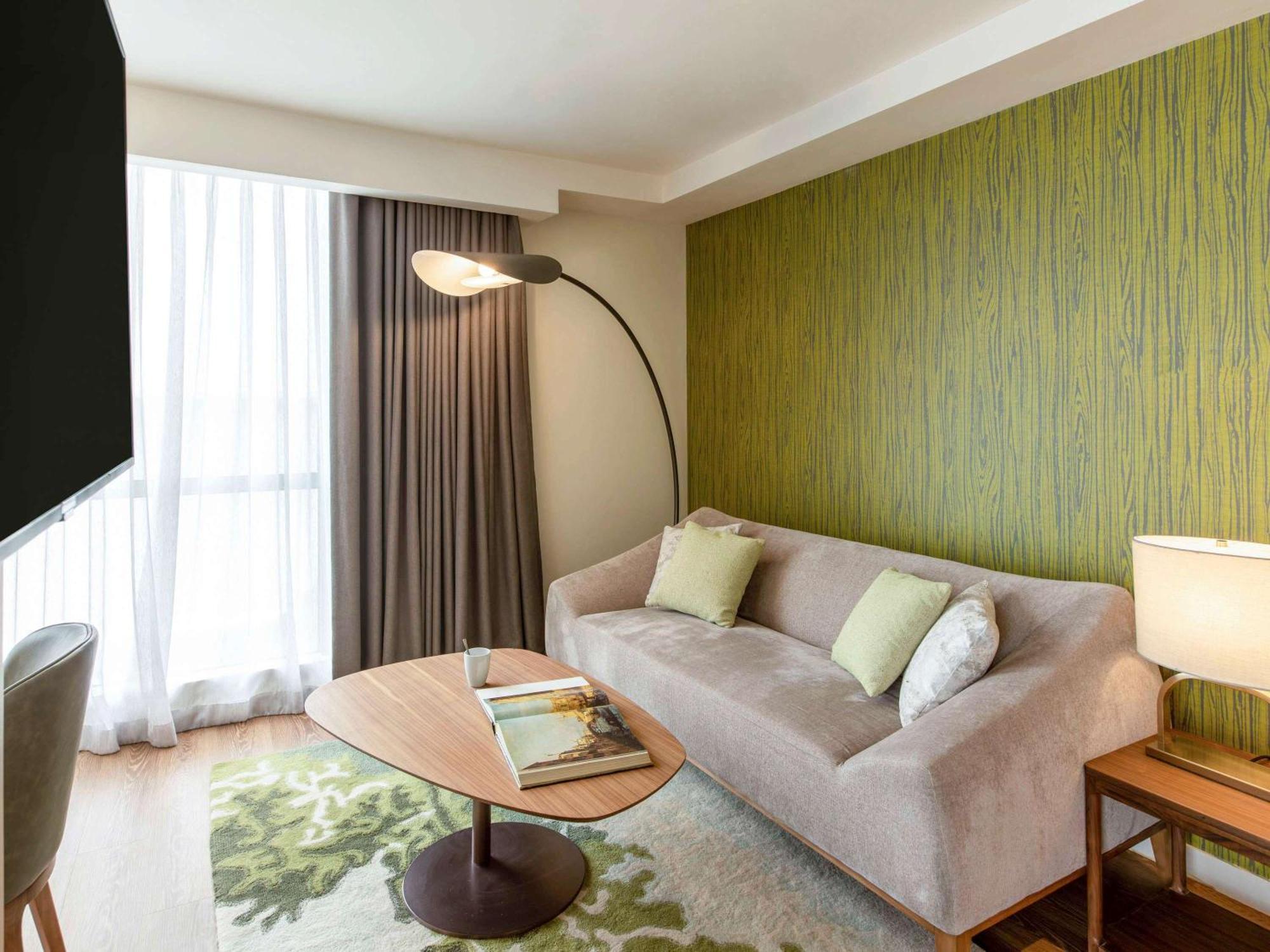 Novotel Suites Manila At Acqua ماندالويونغ المظهر الخارجي الصورة